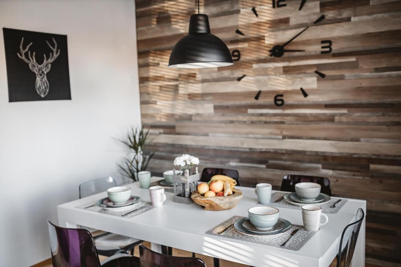 Drive Caffe Apartments Trzin Kültér fotó