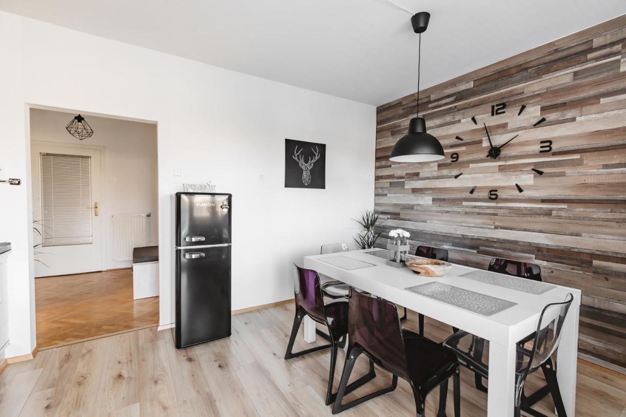 Drive Caffe Apartments Trzin Kültér fotó